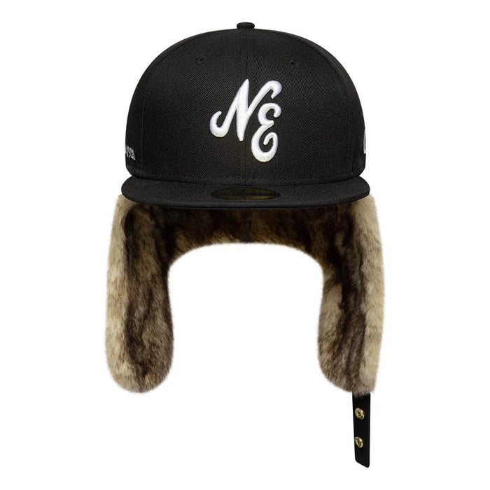 Pictured is this New Era Dogear 59FIFTY Fitted cap in black. 8
