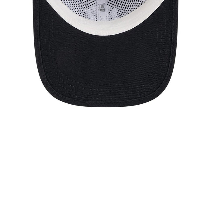 Pictured is this MLB Herringbone New York Yankees 9TWENTY cap in navy. 7