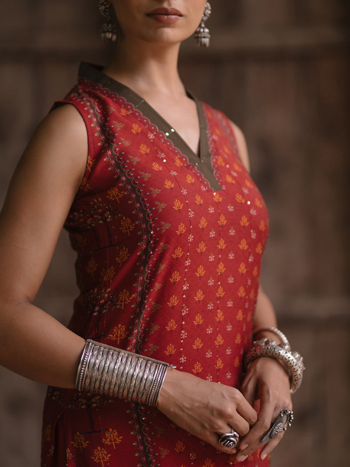 Women's Red Sequinned Straight Kurta With Pants