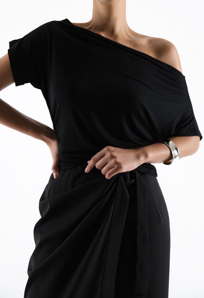 Asymmetric tee