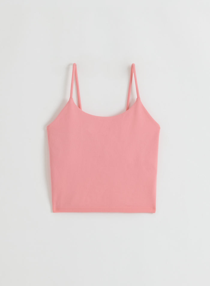 aim'n Blush Shape Seamless Strap Singlet kuvattuna flatlay-asetelmassa.
