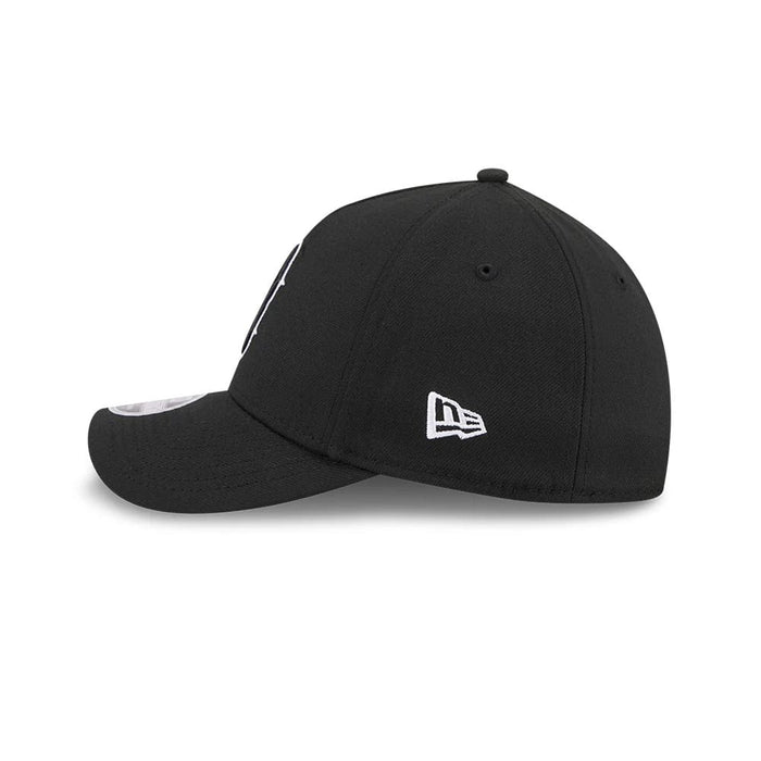 Pictured is this MLB Boston Red Sox 39THIRTY M-Crown A-Frame Stretch Fit cap in black. 6