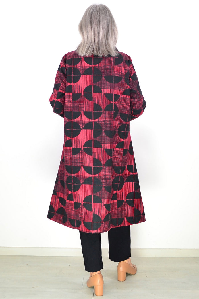 Brick red and black fleece-lined jacket, Hourglass tunic with a cozy, warm interior and stylish exterior, perfect for cold weather.