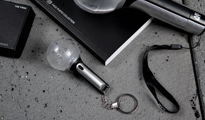 BTS OFFICIAL KEYRING LIGHT STICK - Kpop FTW