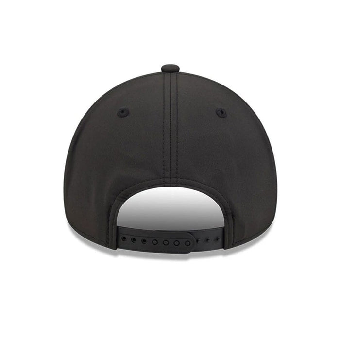 Pictured is this MLB Quickstrike Chicago White Sox 9FORTY Apex cap in black. 4