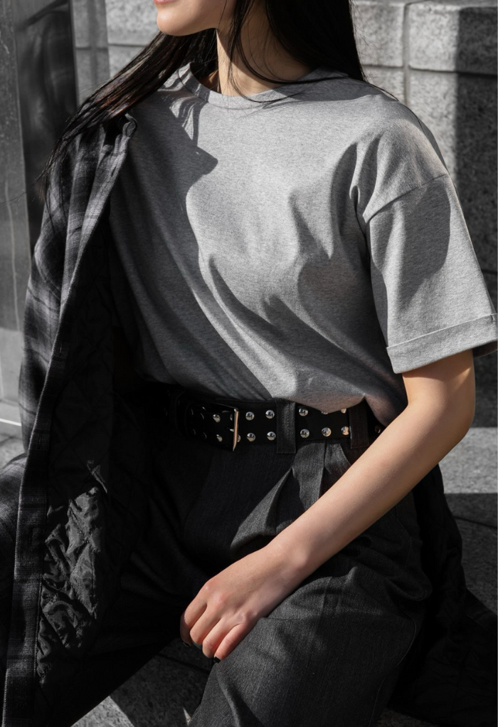 dani gray oversized tee
