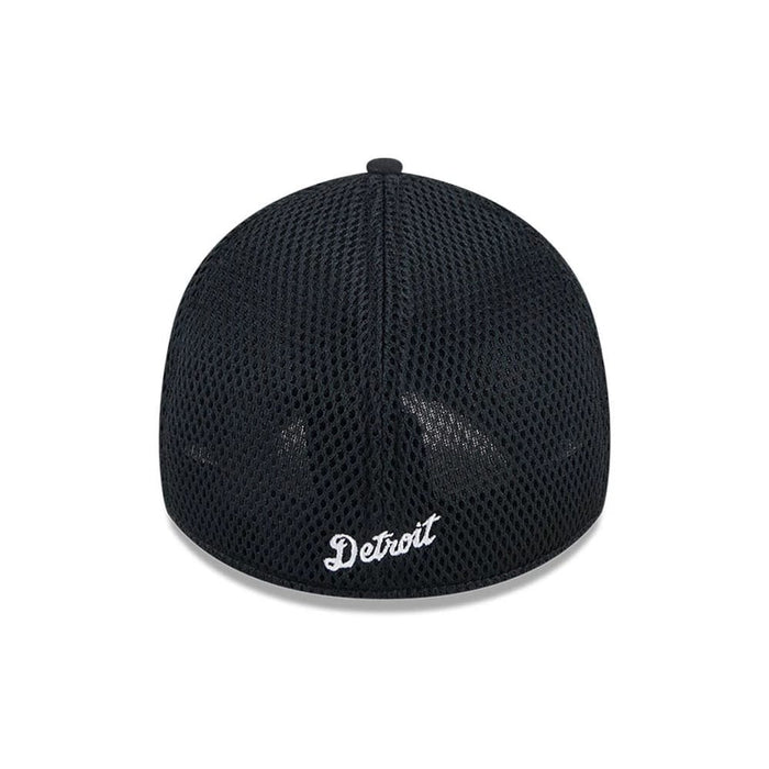 Pictured is this MLB Evergreen Neo Detroit Tigers 39THIRTY Stretch Fit cap in black. 2