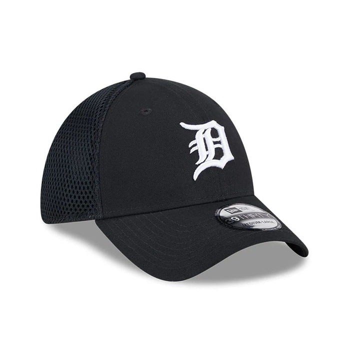 Pictured is this MLB Evergreen Neo Detroit Tigers 39THIRTY Stretch Fit cap in black. 4