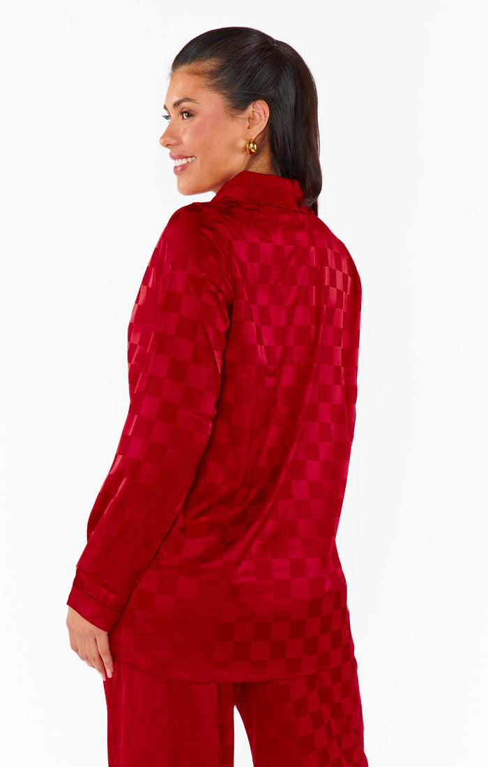 badge_model-wears-size-s