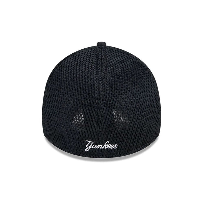 Pictured is this MLB Evergreen Neo New York Yankees 39THIRTY Stretch Fit cap in black. 2
