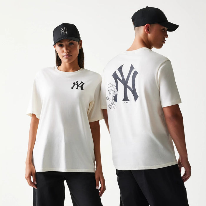 The model is wearing this MLB Food Graphic New York Yankees T-Shirt in open white. 1