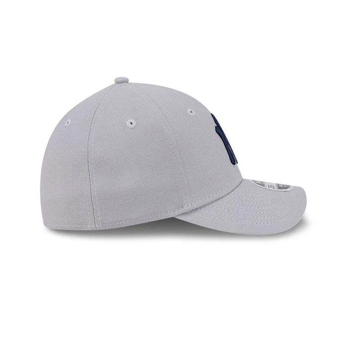 Pictured is this MLB New York Yankees 39THIRTY M-Crown Stretch Fit cap in grey. 6