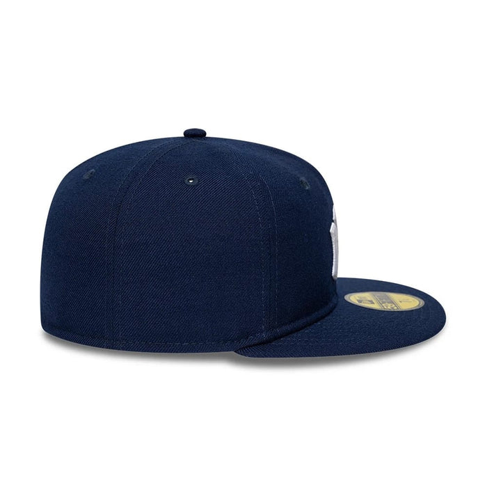 Pictured is this MLB Reserve New York Yankees 59FIFTY Fitted cap in dark blue. 6