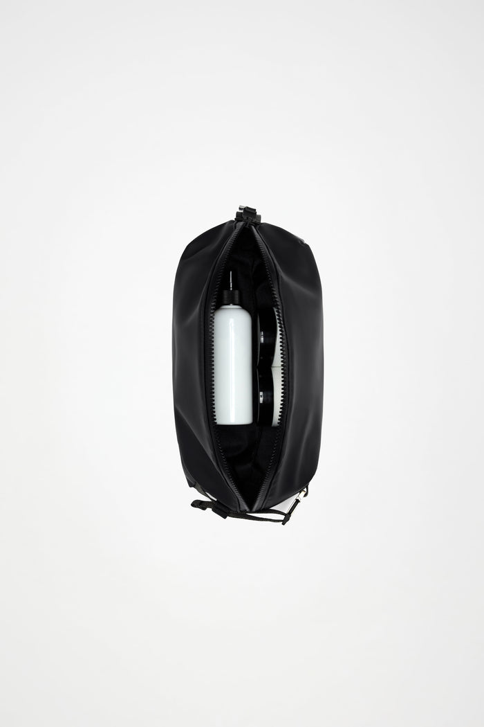 RAINS Valera Wash Bag Black 6L H18 x D12 x W25 cm Wash Bag