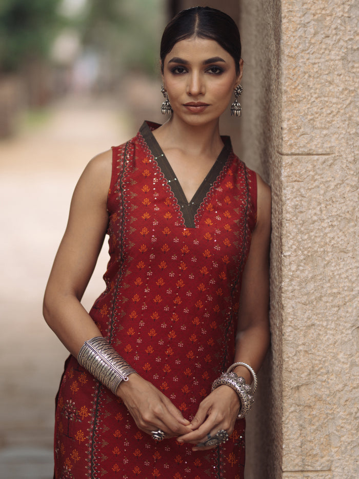 Women's Red Sequinned Straight Kurta With Pants