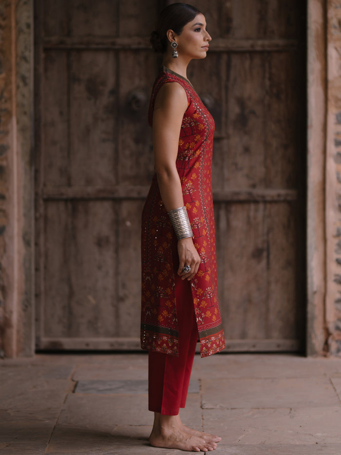 Women's Red Sequinned Straight Kurta With Pants